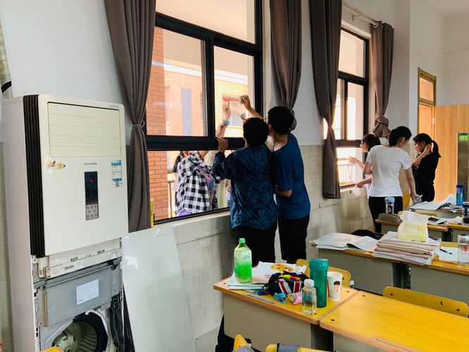 学生打扫1