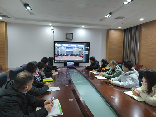 学校安全人员提前到位参会